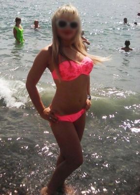 Анюта, анкетные фото